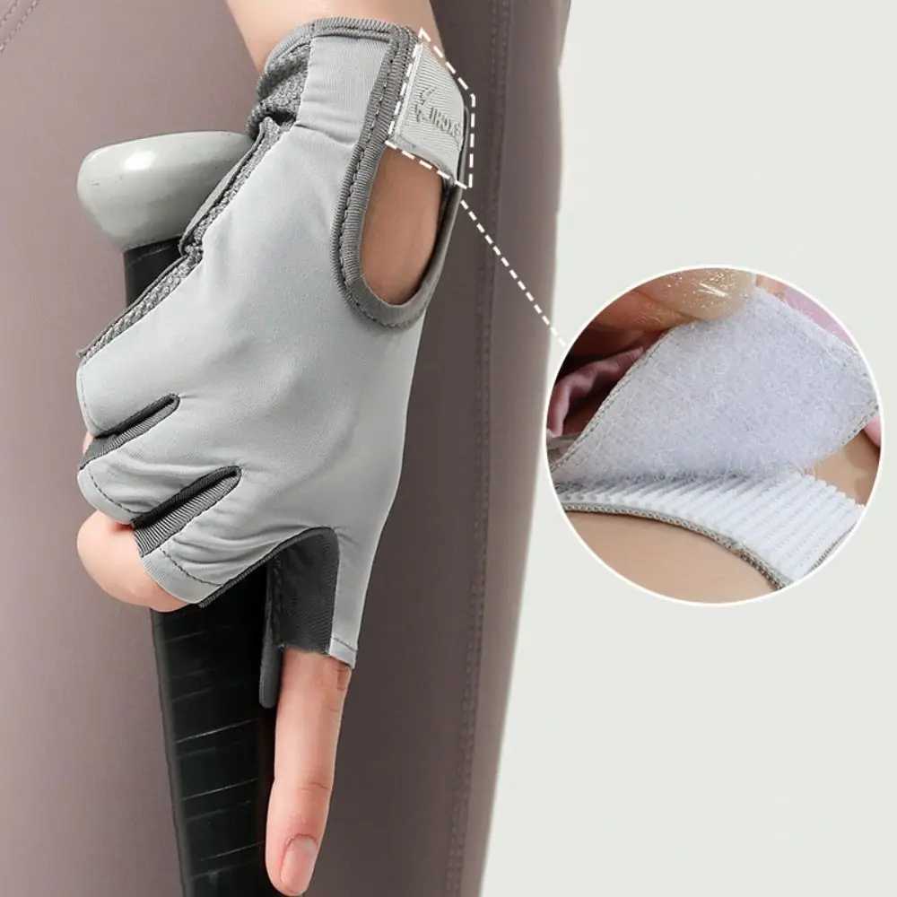 Fitn gloves half finger gloves breathable thin exercise gloves S/M/L Chinlon fitness gloves weightlifting glovesW241018