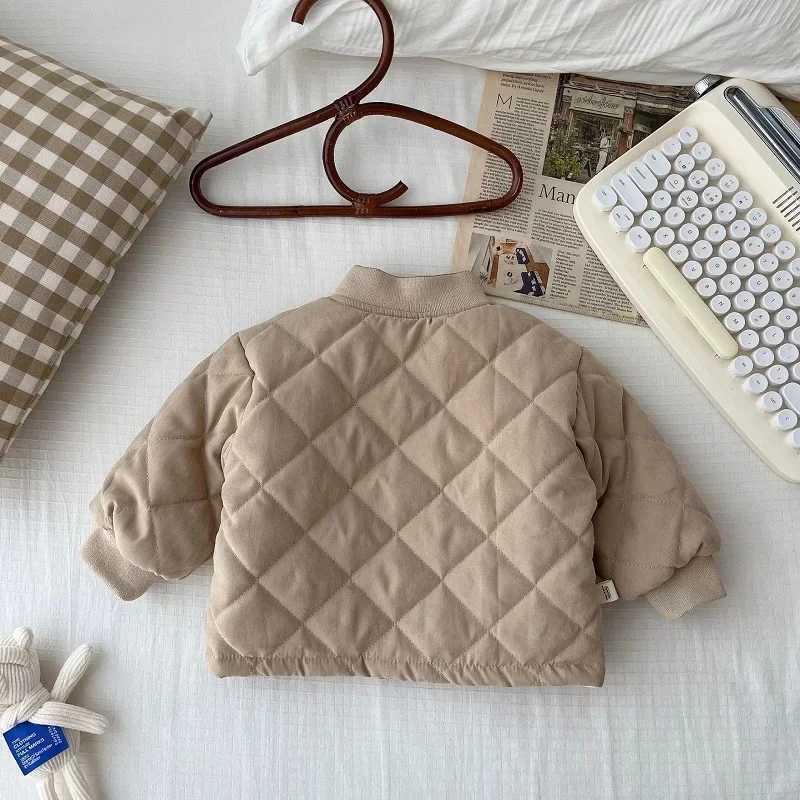 New Winter Childrens Boys Coat 0-6 Years Old Long Sleeve Single Chest Double sided Wearing Cartoon Bear Warm Jacket Coat M241018