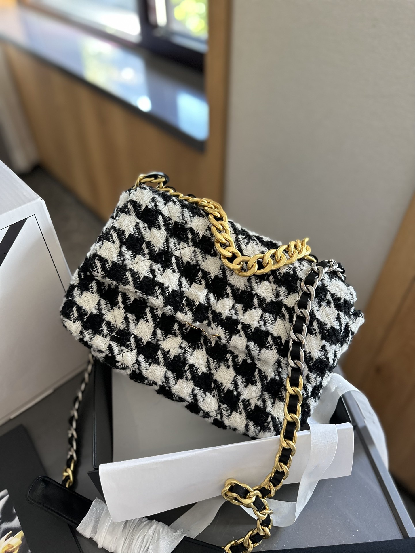 Luxurious Designer Designer 19 Series Tweed Two-tone Crossbody Handbags Gold Metal Turn C-Buckle Interwoven Chain Shoulder bag Wallets Purs Fashion Bags