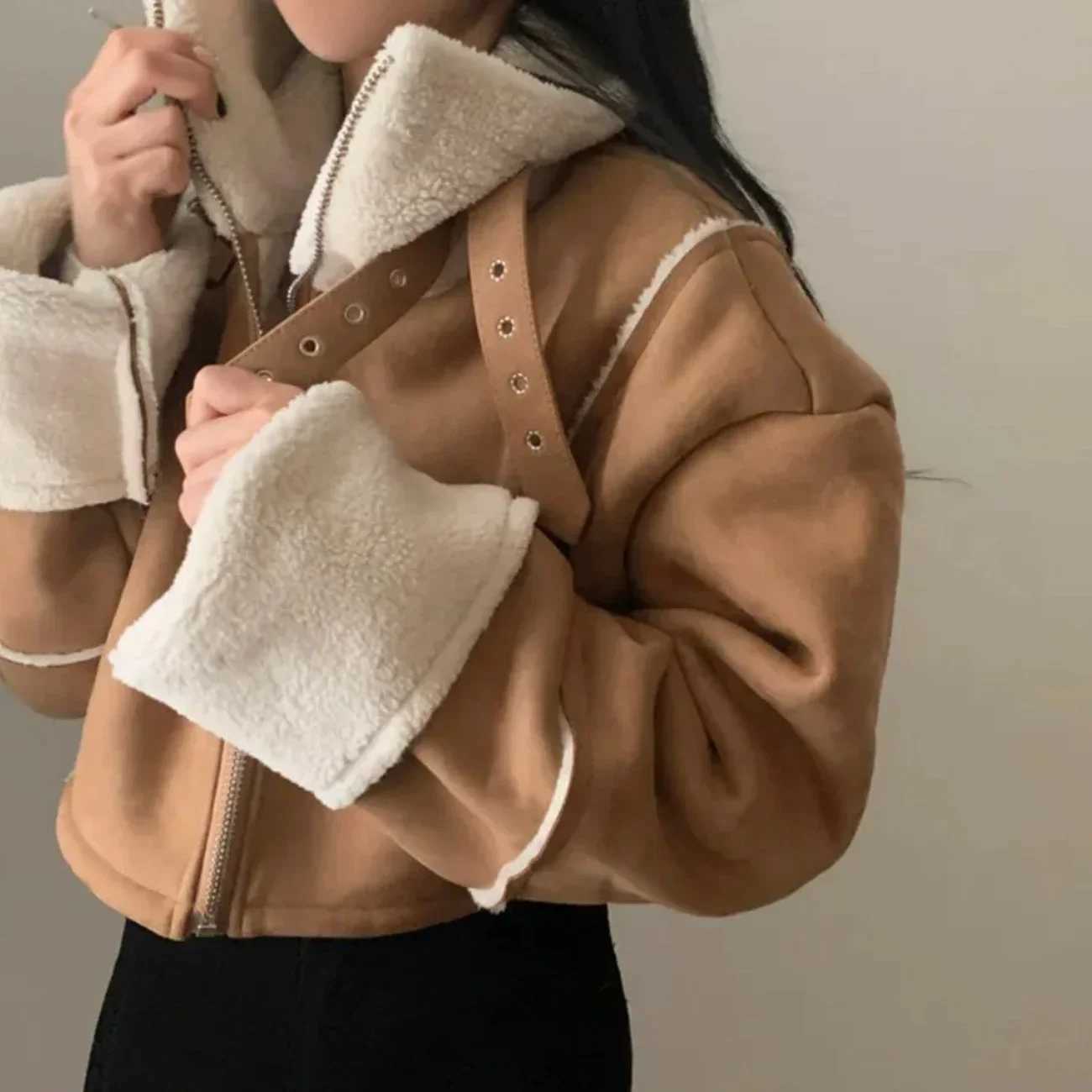 Autumn Winter Lamb Wool Patchwork Jackets Women Korean Warm Coats Women Elegant Suede Short Jackets Female LadiesX241018
