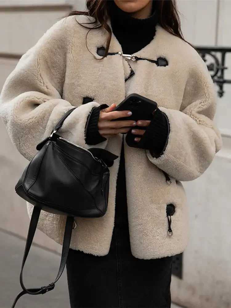 Warm O Neck Hook Womens Lamb Wool Jacket Casual Pocket Solid Long Sleeved Chic Coats New Autumn Winter Fashion Street OuterwearX241018