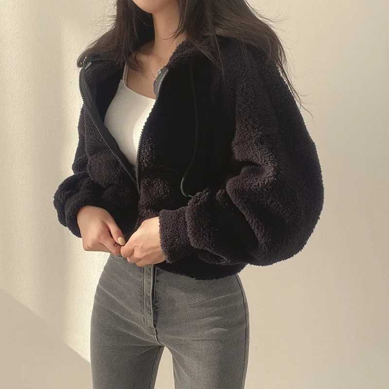 Solid Lamb Wool Thick Sweatshirts Outerwear Y2k Short Zip-Up Hooded Sweatshirt Women Fleece Sudaderas Casual High Waist HoodiesX241018