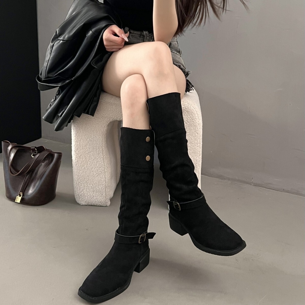 French style square heel boots for women, knee length boots, 2024 autumn and winter new women's boots, pleated Martin boots
