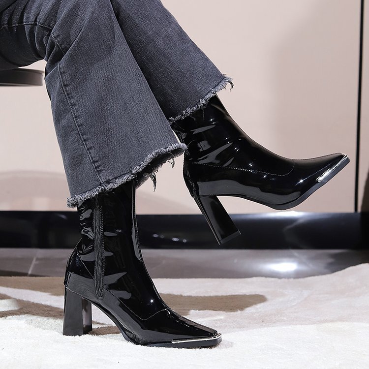 Black square toe high-heeled Martin boots for women, 2024 autumn and winter new item, patent leather temperament, slimming and versatile square heel s