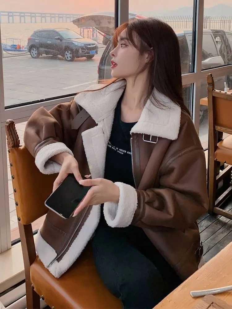 2024 New Winter Lambswool Coat Female Padded Fur One Motorcycle Suit Short Loose Leisure Plush Cotton-padded Jacket Coat FemaleX241018