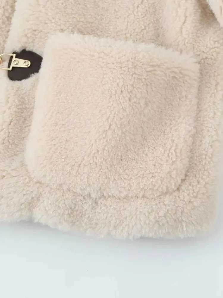 TRAF 2023 Winter Faux Fur Integrated Lamb Plush Jacket For Women O-neck Cashmere Coat Elegant Gentle Casual Lady Thicken OutwearX241018