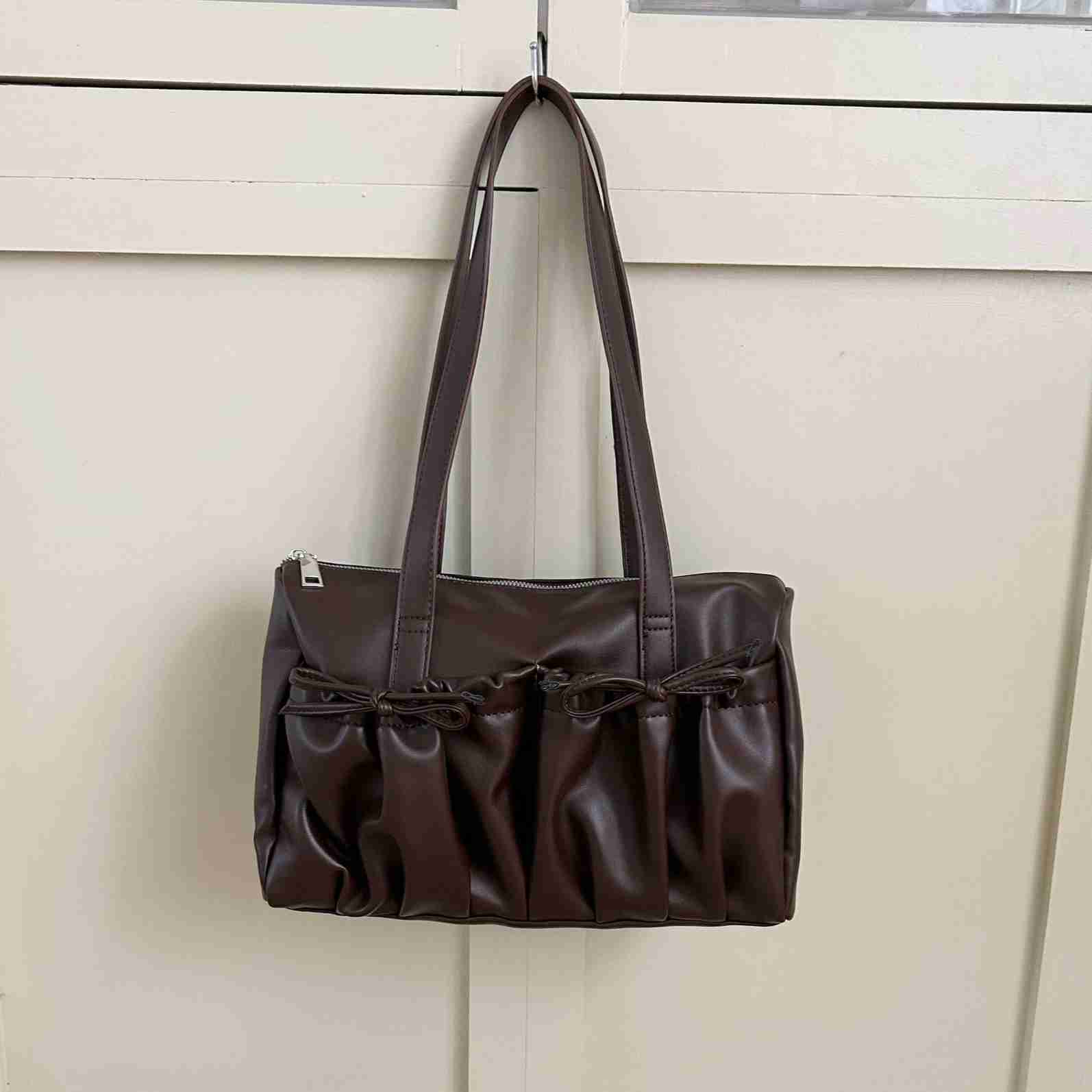 Korean version autumn winter underarm bag with pleated bow, fashionable versatile hand-held shoulder bag 241015