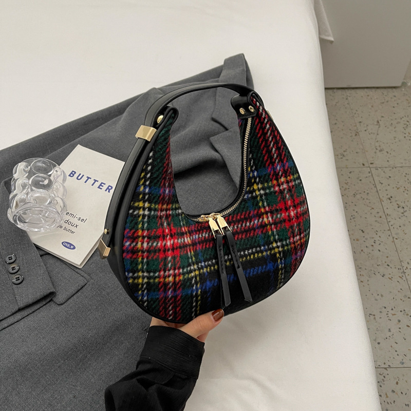Niche Design Women's Autumn/Winter 2024 New Fashion Plaid Handheld Shoulder Premium Woolen Crescent Bag #26 ddmymoon