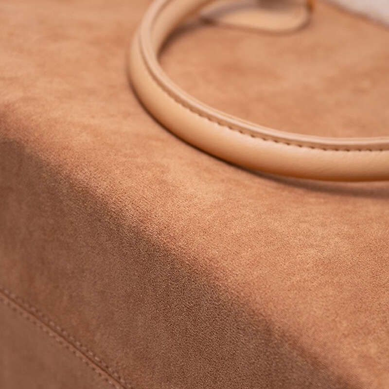 Faux Fur Designer Handbags For Women 2023 The New High Quality Imitation Lamb Wool Vintage Patchwork Suede Shoulder Bag