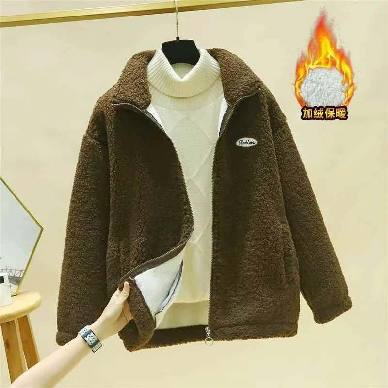 Korean Large Size 4XL Lamb Wool Female Coat Winter Zipper Middle Aged Mother Granular Velvet Top Loose Thickening Ladies JacketX241018