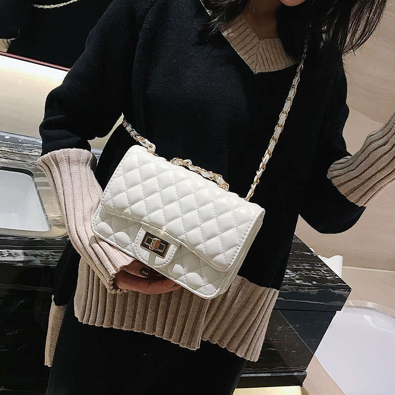 2024 New Trendy Korean Edition Lingge Chain Fragrant Wind One Shoulder Diagonal Straddle Women's Versatile Small Square Bag