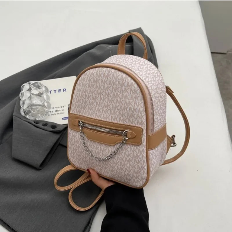 Retro letter printed PU leather chain backpack for women practical small travel backpack for fashionable school bag casual Knapsack 241018