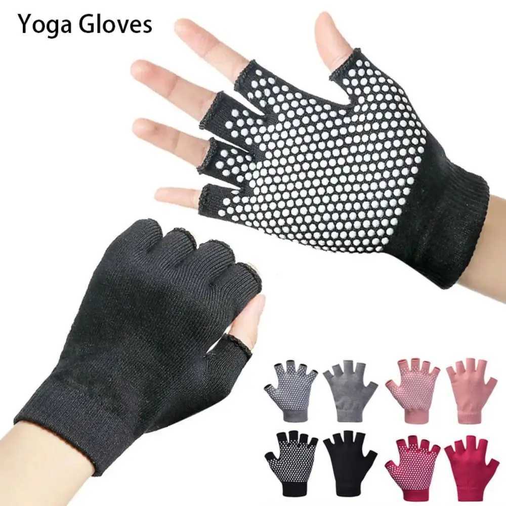 1 pair of warm and non slip yoga gloves womens half finger gloves Pilates indoor dance fitness training open finger glovesW241018