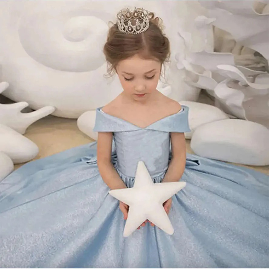 Sky Blue Satin 2024 Flower Girl Dresses Off Shoulder Puffy Kids Birthday Communion Dress With Big Bow Back Princess Prom Party Gowns Baby Toddler