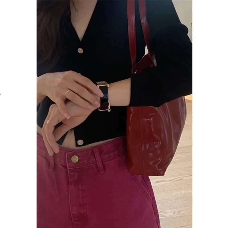 Retro Red Fashionable Large Capacity Bottom Bag Solid Color Oil Wax Leather Womens 2024 Casual Handbag Simple Bag241018bj