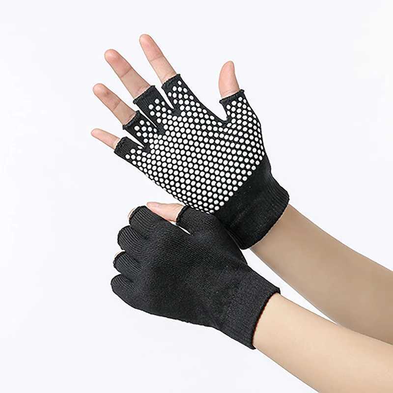 Womens Non slip Yoga Gloves Breathable Fitness Pilates Half Finger Gloves Sports Outdoor Cycling Fishing Exercise GlovesW241018