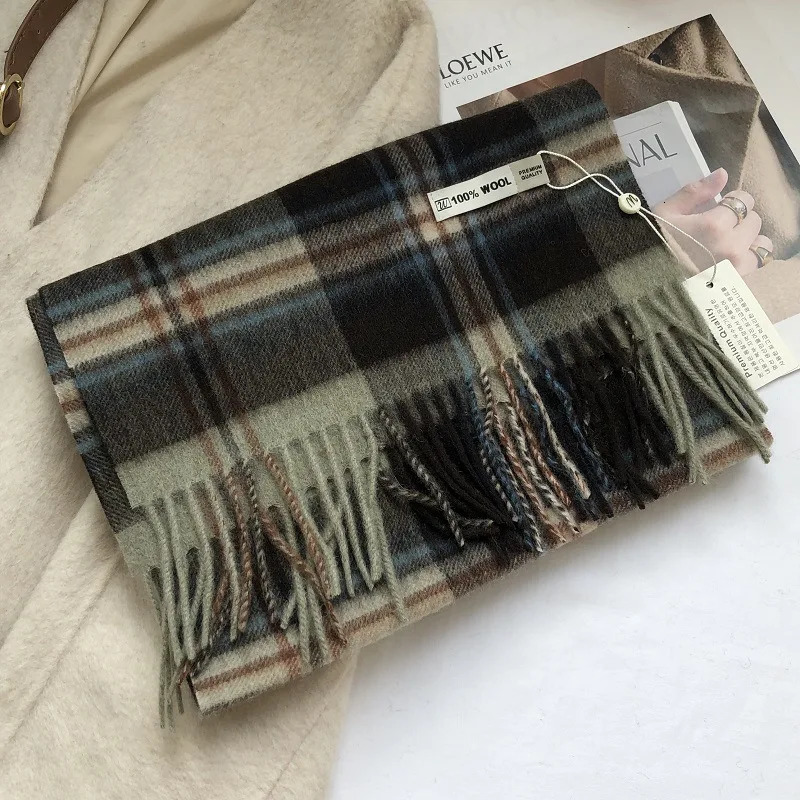 Fashionable and classic plain weave cashmere scarf for autumn and winter women soft and lightweight warm muffler for men high-quality 241009