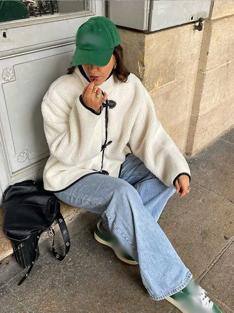 2024 New Fashion Bull Horn Buckle Lamb Wool Coat Women Chic Stand Collar Long Sleeve Warm Jacket Fall Winter Lady Loose OutwearX241018