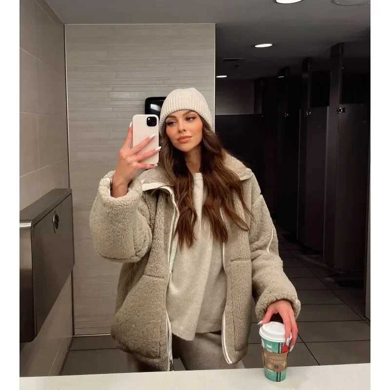 Lamb Cake Wool Jackets Women Autumn Winter Fleece Sweatshirt Windbreaker Oversized Warm Coat Zipper Outdoor Streetwear OuterwearX241018
