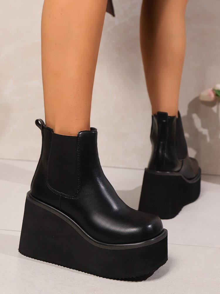 2024 Autumn/Winter New Sponge Cake Thick Bottom Slope Heel Large Fashion Short Boots for Women Round Head Fashion Martin Boots