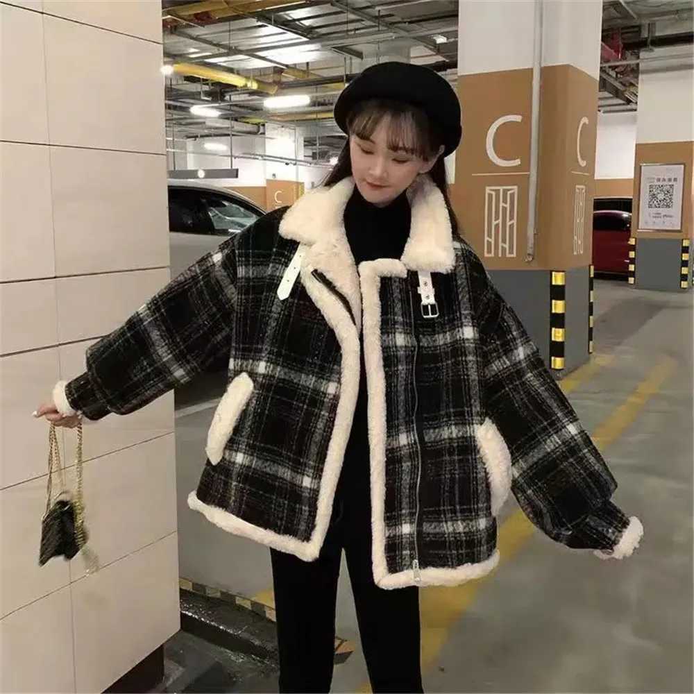 Plus Velvet Thicken Cotton-Padded Coat For Women Autumn Winter Warm New All-Match Loose Plaid Lamb Wool Woolen Jacket ClothesX241018