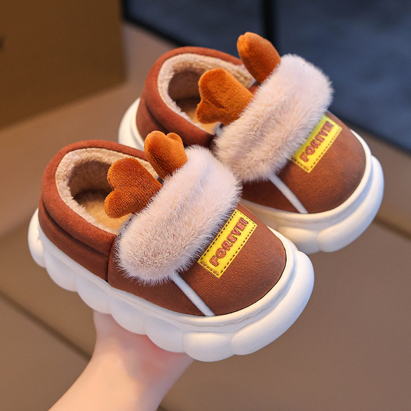Children's cotton slippers for boys 2024 new autumn and winter home warm and cute boys' medium to large children's fur slippers