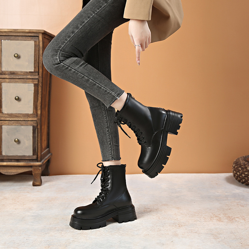 New Martin boots with straps for autumn and winter 2024, slimming British style versatile and fashionable short boots for women