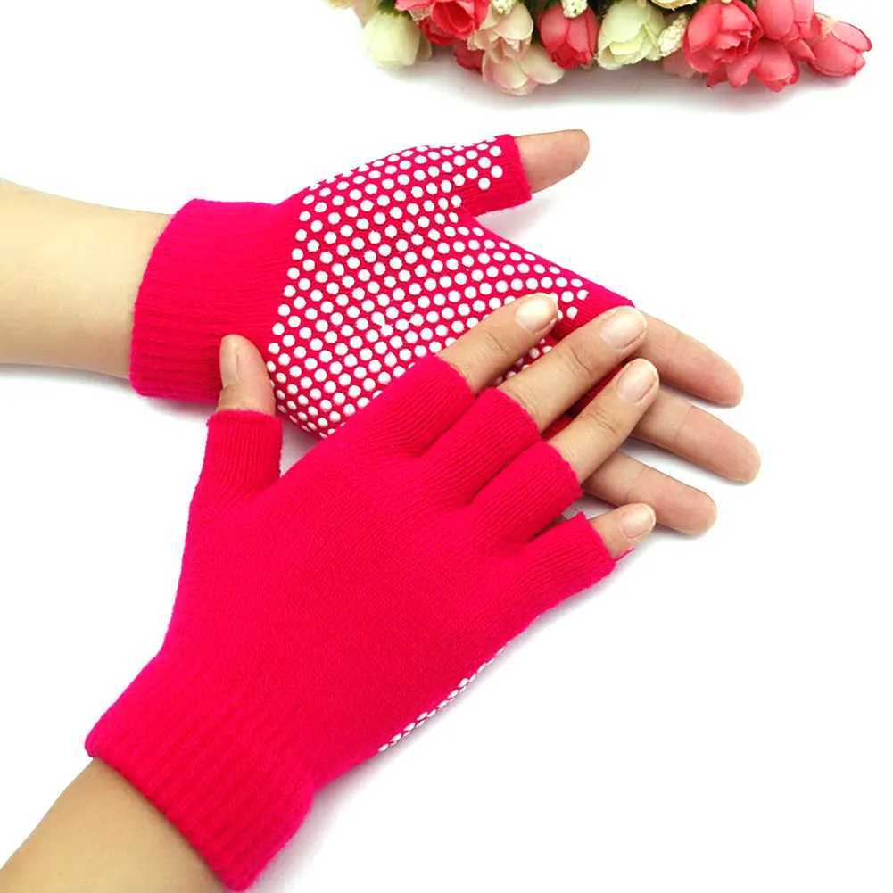 Womens breathable and non slip outdoor gym exercise yoga exercise half finger gloves MTB bicycle gloveW241018