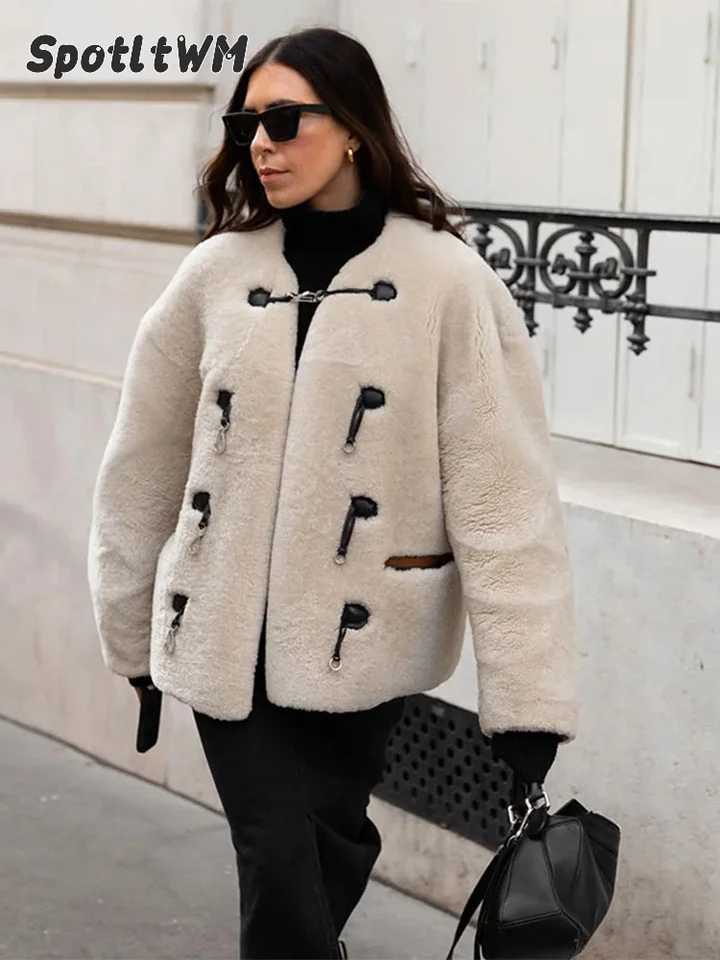 Warm O Neck Hook Womens Lamb Wool Jacket Casual Pocket Solid Long Sleeved Chic Coats New Autumn Winter Fashion Street OuterwearX241018
