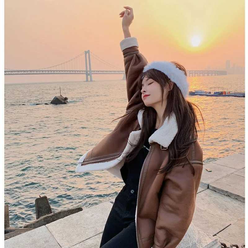 2024 New Winter Lambswool Coat Female Padded Fur One Motorcycle Suit Short Loose Leisure Plush Cotton-padded Jacket Coat FemaleX241018