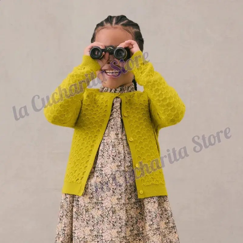 Customize girls cardigans for the autumn and spring season cherry knitted childrens clothing autumn y girls cardigans 241017