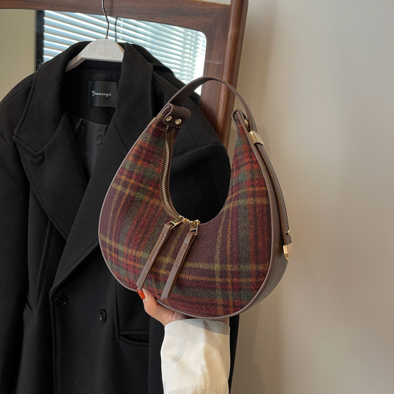 Niche Design Women's Autumn/Winter 2024 New Fashion Plaid Handheld Shoulder Premium Woolen Crescent Bag #26 ddmymoon