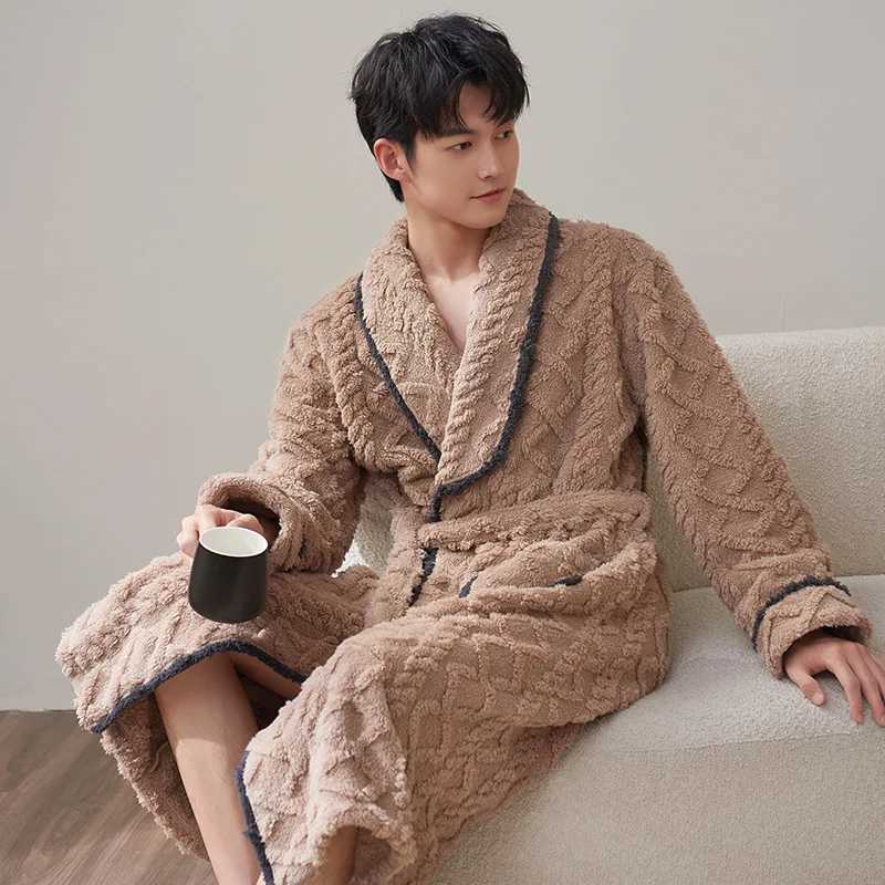New Arrival Winter Autumn Casual Plush Coral Velvet Male Nightwear Men Bathrobe Belt Elegant Bathroom Spa Thick Flannel Men RobeXJ241018