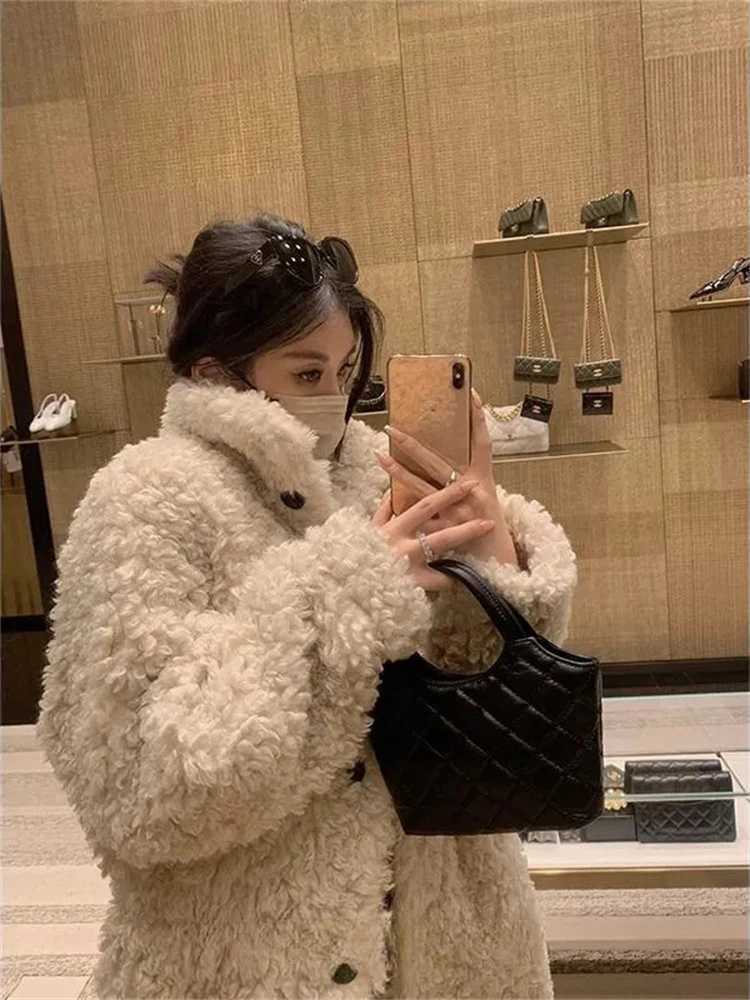 Thicken Lambwool Faux Fur Overcoats High Quality Stand Collar Teddy Chaquetas Luxury Warm Winter Jackets Women Korean Furry CoatX241018