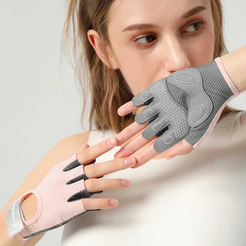 Mens and womens yoga gloves anti-skid sports gloves fitness training gloves foam pads soft sportswear weight lifting sports glovesW241018