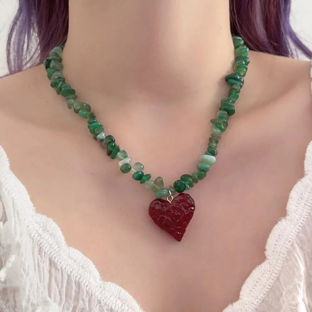 Irregular colored natural stone bead heart-shaped necklace necklace chain accessories 241018