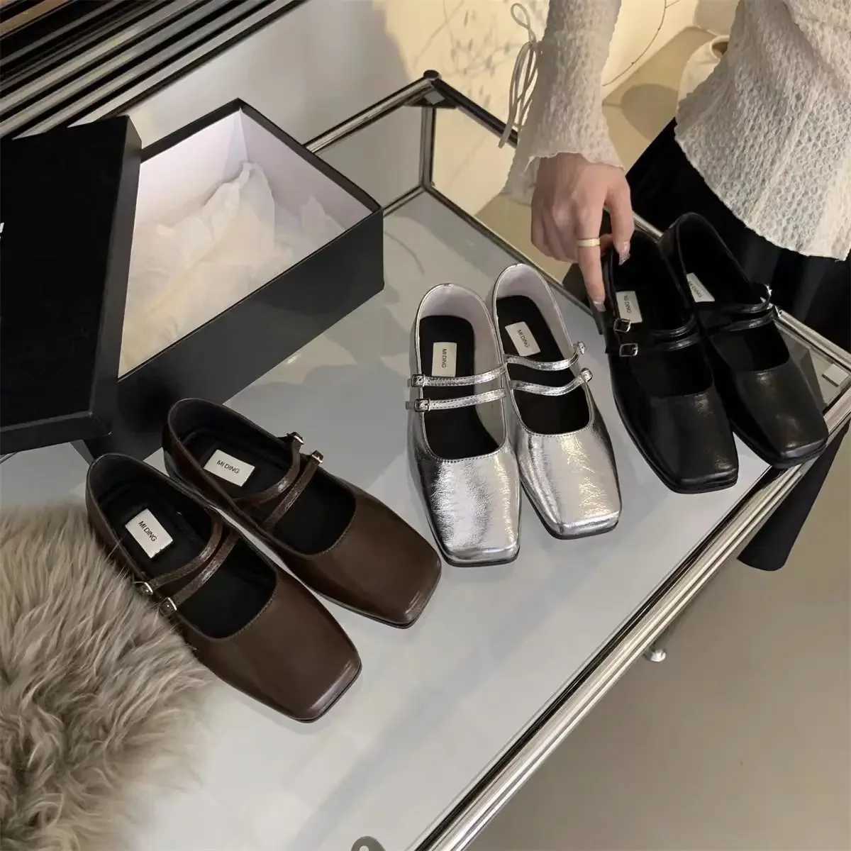 Spring Womens Square Toe Mary Jane Shoes Fi Soft Leather Shallow Flat Shoes Suitable for Womens Outdoor Dresses Student Lolita ShoesXJ250319