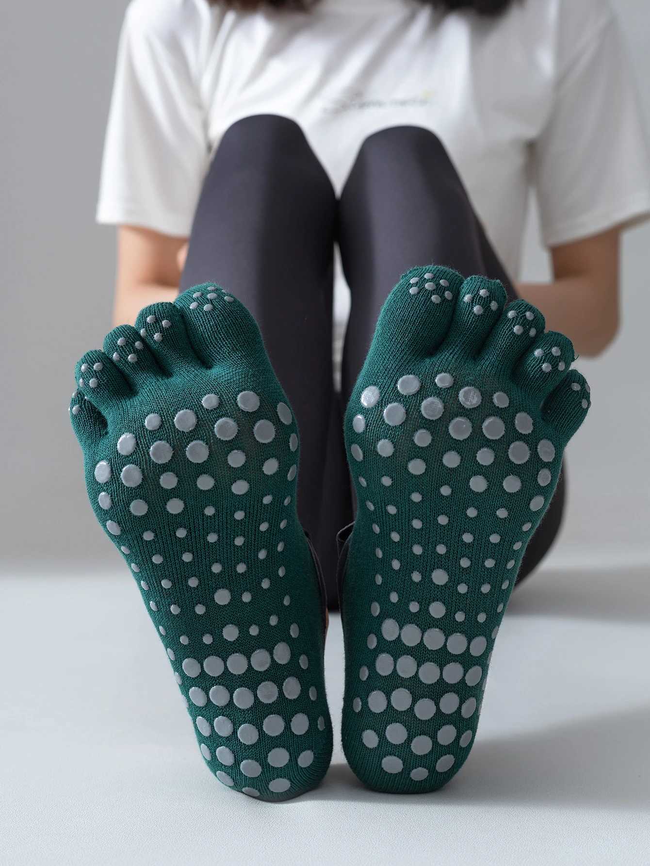 4 pairs of female yoga socks five finger socks non slip straps and fitness aerobic socksW241018