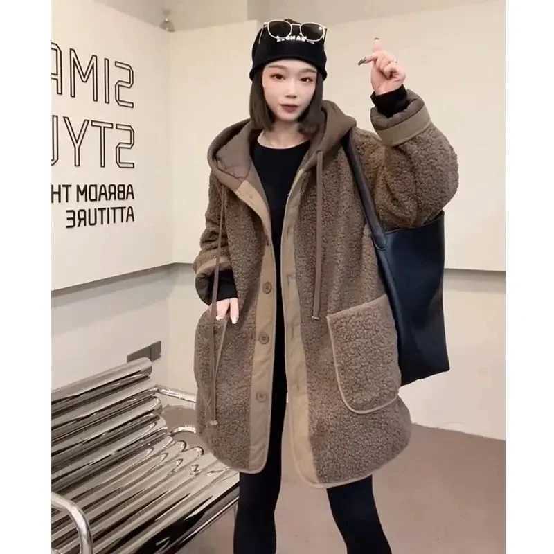 Quilted Winter Jackets New Spliced Fake Two Piece Lamb Wool Sand Hooded Coat 2023 Med-Long Loose Grain Fleece Coat Thick 5XLX241018