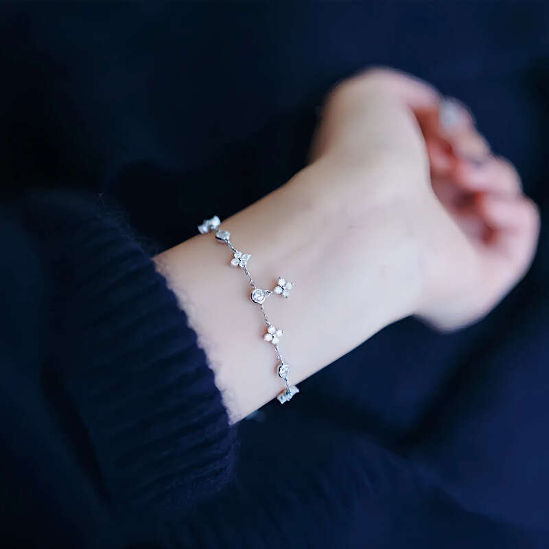S Sier Gold Plated Clover Starry Sky Bracelet Simple Super Sparkg Zirconia Dia Women's Style Charm Five wer Handpiece