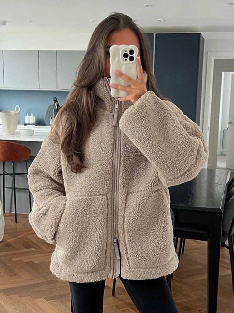 BZVW Lamb Wool Turtleneck Woolen Coat For Women Zipper Pockets Solid Color Minimalism Casual Coats 2024 Autumn New 25A9109X241018