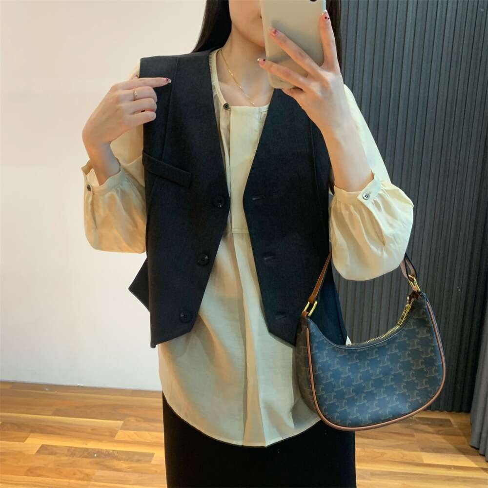 Skilled Stylish Natural Streetwear Everything Women Fashion Vintage V Neck Sleeveless Female Outerwear Chic Tops Casual