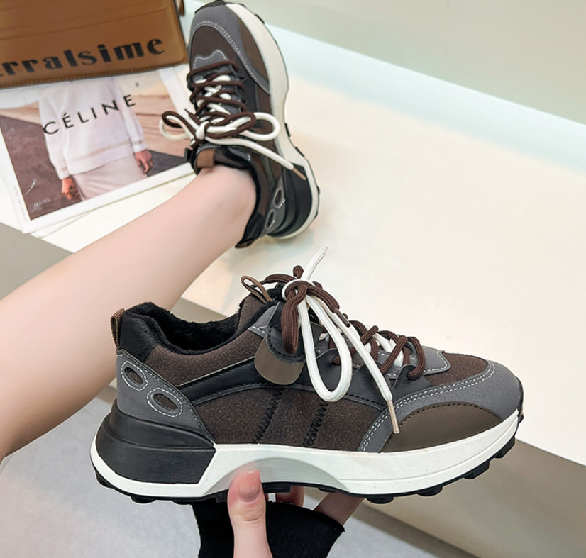 Women Fashion Sports Shoes Simple Casual Style High-End Design Sense Korean Version Plus Size Flat Bottom Comfort Triple Black Brown fashion