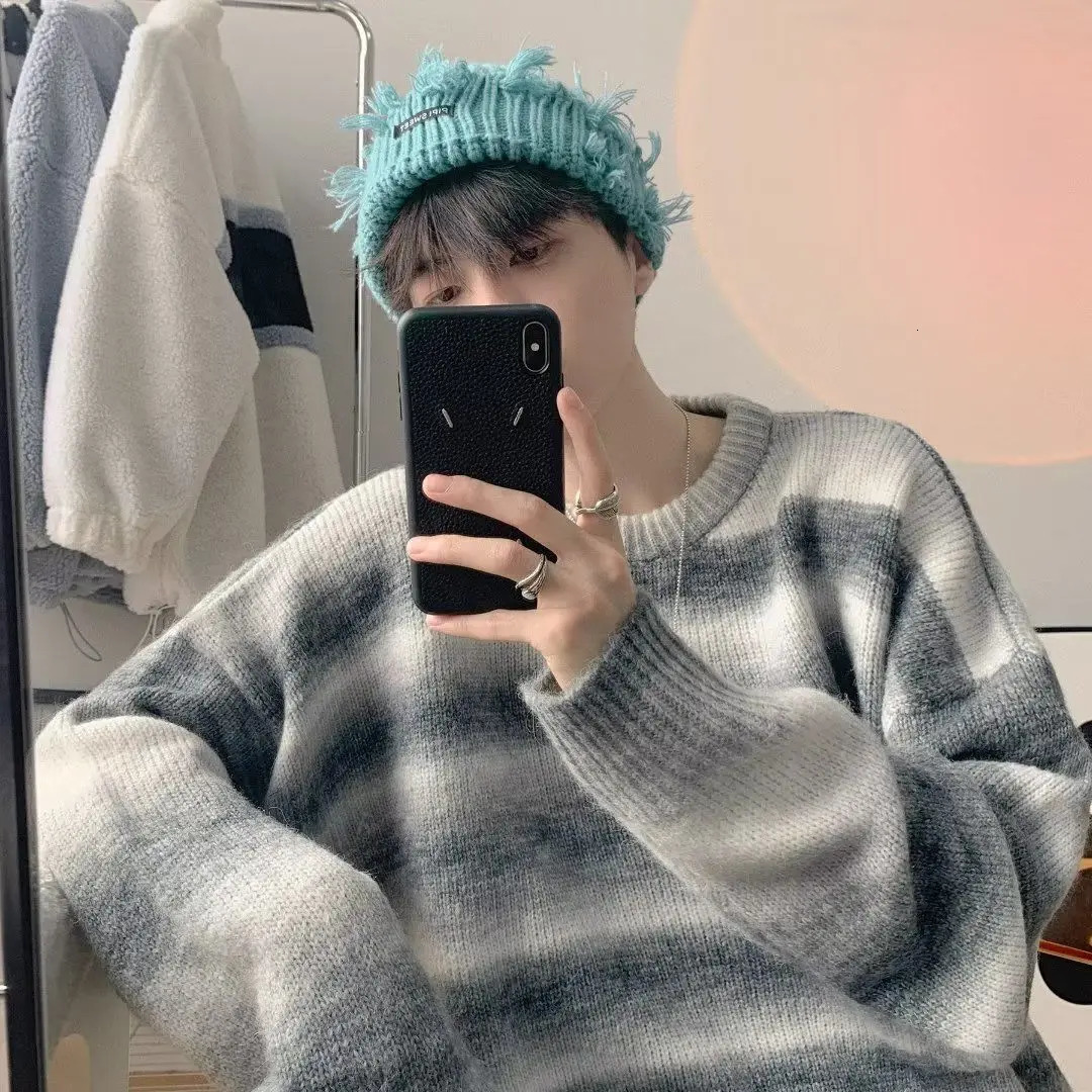 Gradient Sweater Mens Korean Version Trendy Loose and Lazy Style Line Jacket Cool Versatile Round Neck Knitted 241018