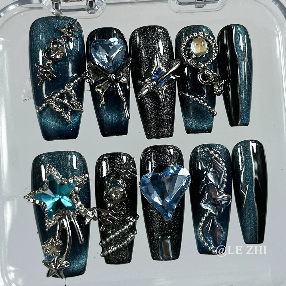 Fashion Dark Wind Wearable Press on Nails Retro Style Rhinestones Detachable Reusable Full Cover Nail Tips 241017