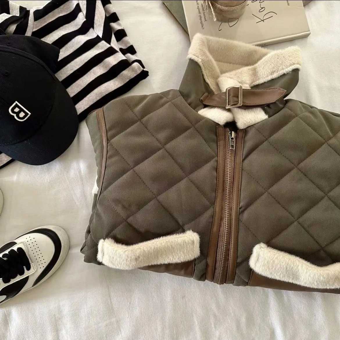 Coat Childrens Winter Clothing New Cotton Boys Fashion Girls Baby Plush Thickened Keep Warm Jacket Loose and Simple M241018