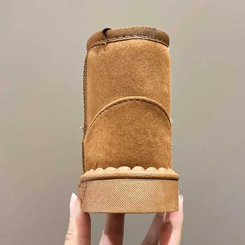 Boots Cute warm fashionable non slip childrens shoes plush cotton shoes boys and girls running shoes waterproof snow boots in winter H241018
