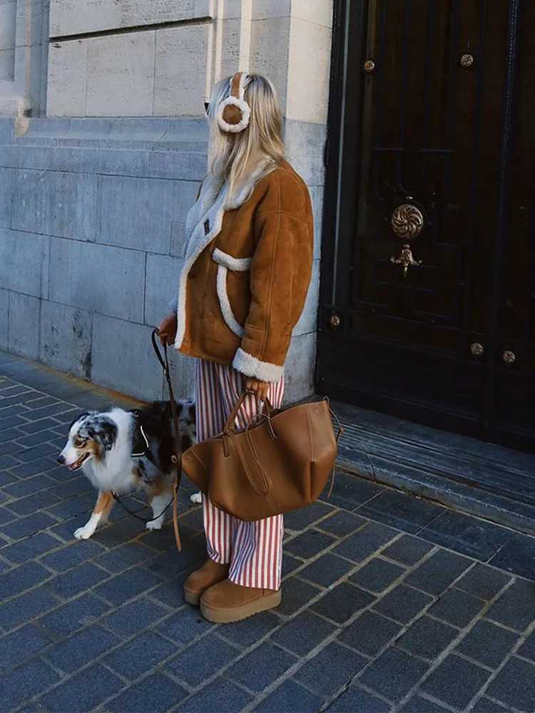 Casual Contrast Lambwool Suede Jackets With Pockets Women Fashion Oversized Lapel Buttons Coats 2024 New Lady Commute StreetwearX241018