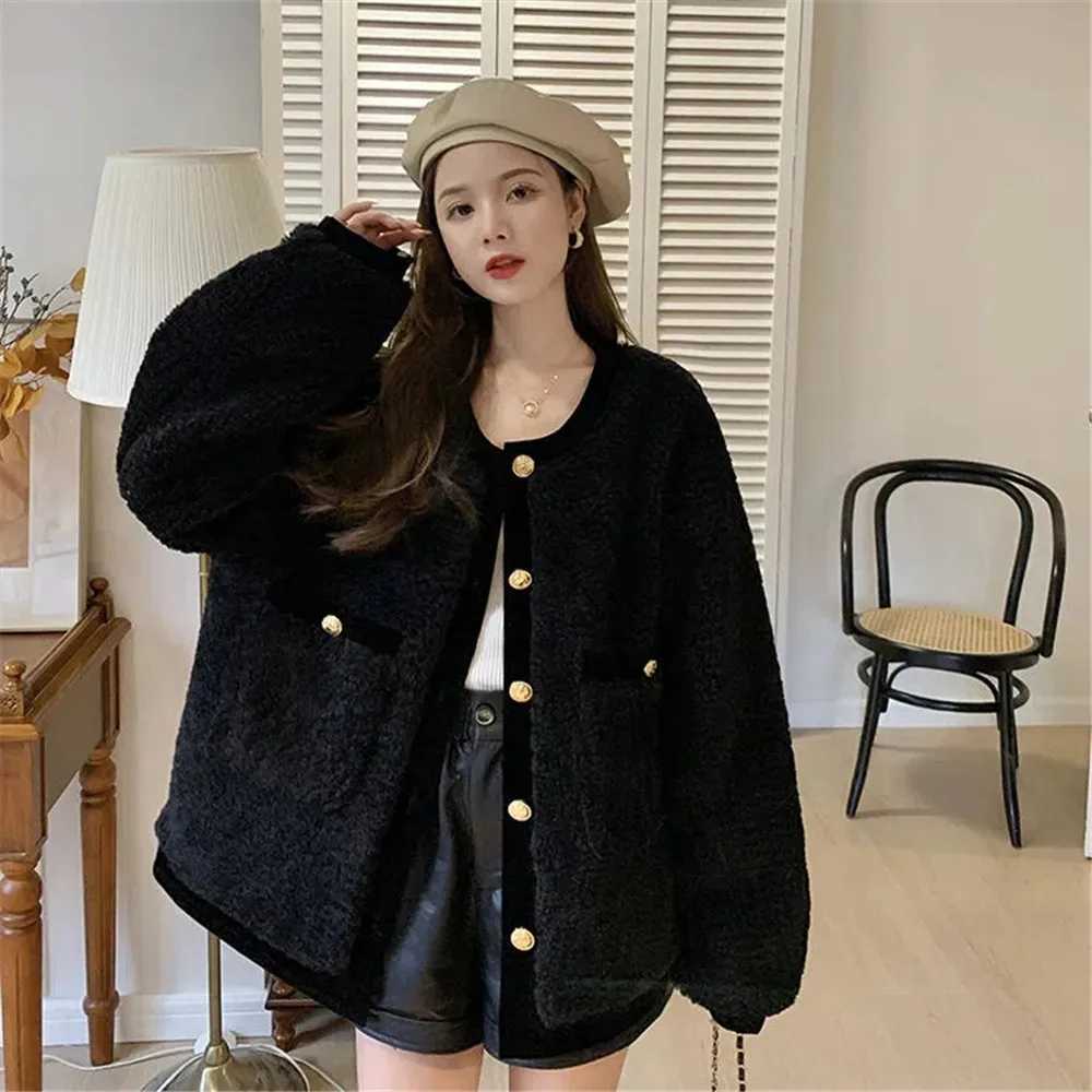 Lambs Wool Basic Jackets Women Winter Warm Elegant Streetwear Korean Harajuku O-Neck Outwear Soft Ladies Classic Tender PocketX241018