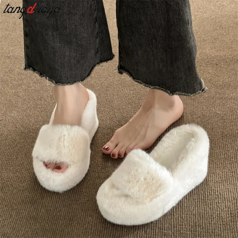 Wedge shaped fluffy slider womens 2024 home fur slider autumn winter womens short and chubby platform slider comfortable fuzzy indoor shoes241018